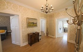 Große Fewo in Jugendstil-Villa, Kassel-Bad Wilhelmshöhe am UNESCO-Bergpark, Herkulesblick, 3 Schlafzimmer, Boxspring-Betten, bis 8 Personen, Balkon, kostenfreie Parkplätze - Art City-Studio Kassel 11